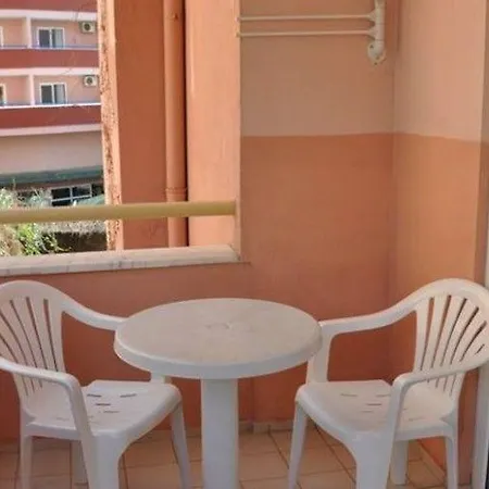 Отель Odeon Apart *